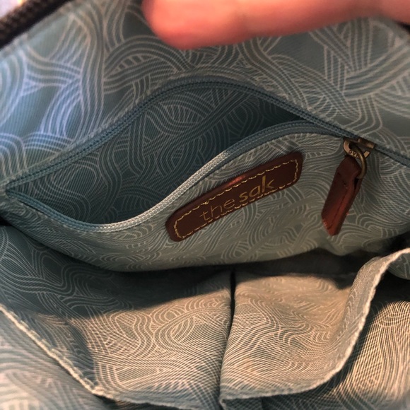 Lovely crossbody bag. - Picture 2 of 5